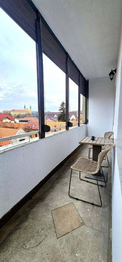 Moma Central Oradea Exteriör bild